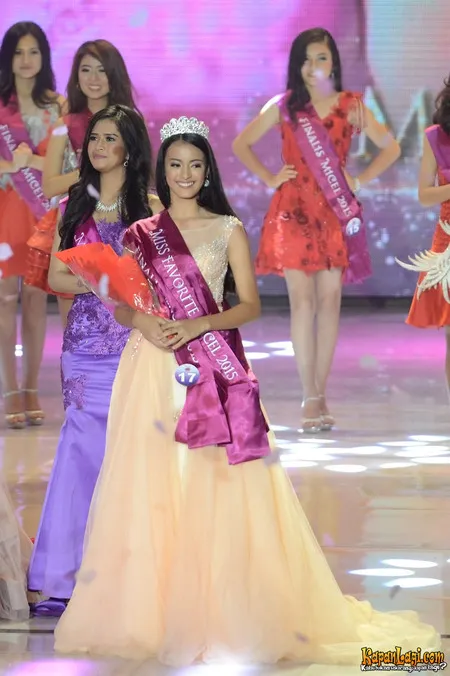 Foto Mawar Miss Celebrity