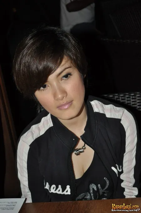 Foto Maya Idol