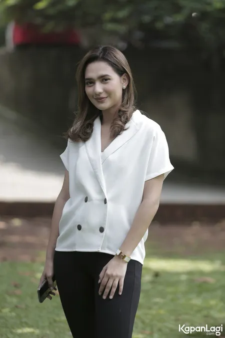 Foto Mayang Yudhitia