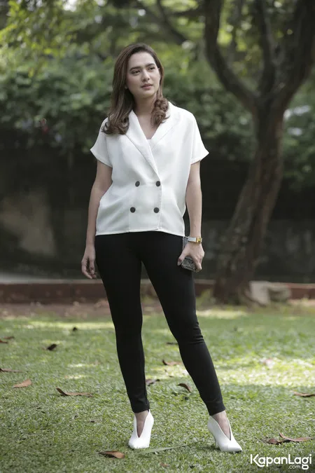 Foto Mayang Yudhitia