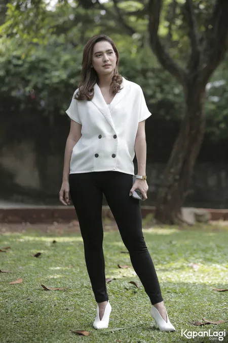 Foto Mayang Yudhitia