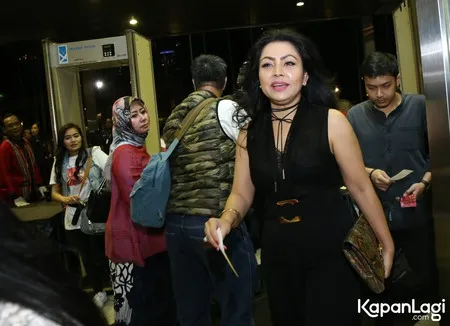 Foto Mayangsari