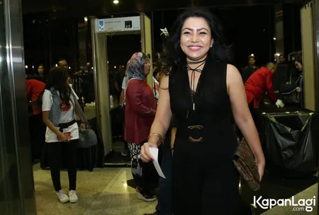 Foto Mayangsari
