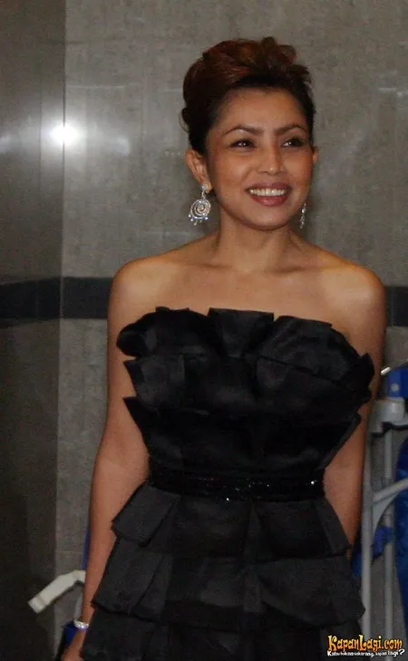Foto Mayangsari