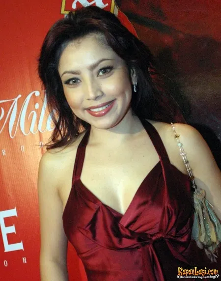 Foto Mayangsari