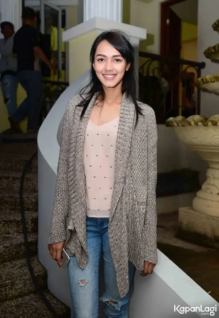 Foto Melayu Nicole Hall