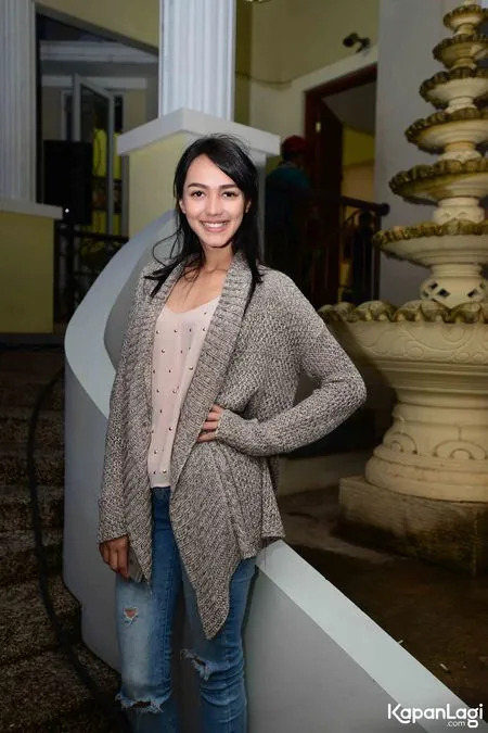 Foto Melayu Nicole Hall