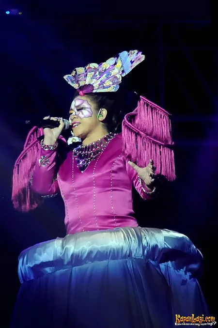 Foto Melly Goeslaw