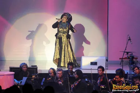 Foto Melly Goeslaw
