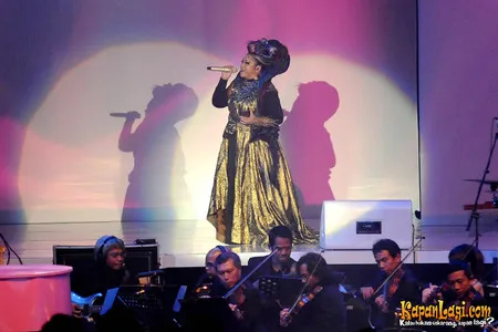 Foto Melly Goeslaw
