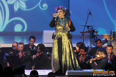 Foto Melly Goeslaw