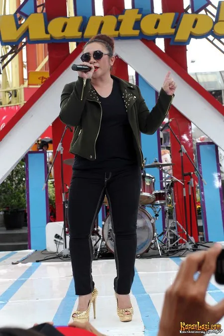 Foto Melly Goeslaw