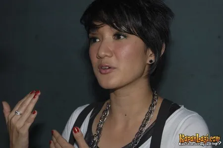 Foto Melly Herlina