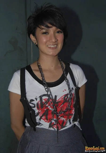 Foto Melly Herlina