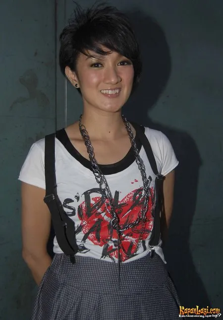 Foto Melly Herlina