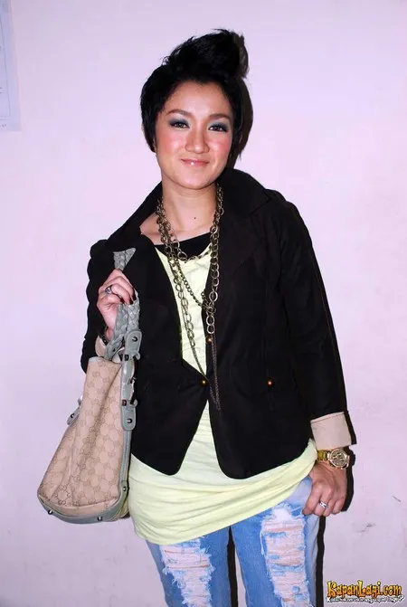 Foto Melly Herlina