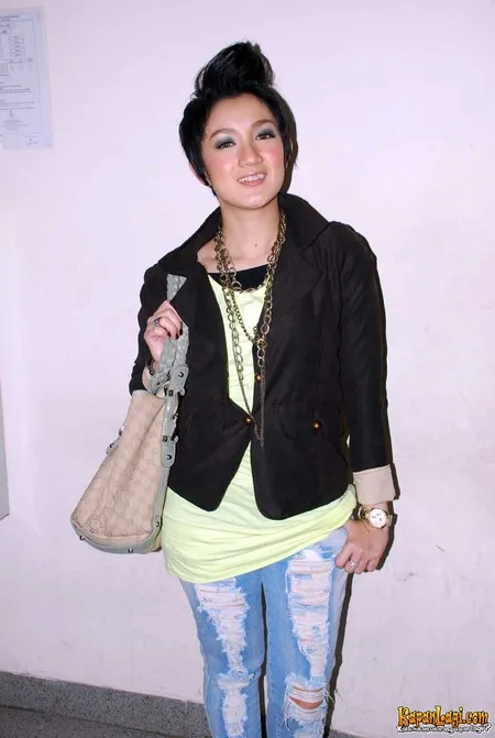 Foto Melly Herlina