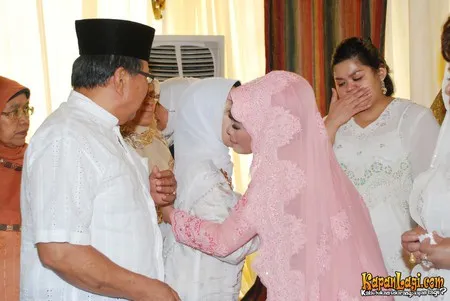 Foto Melly Zamri