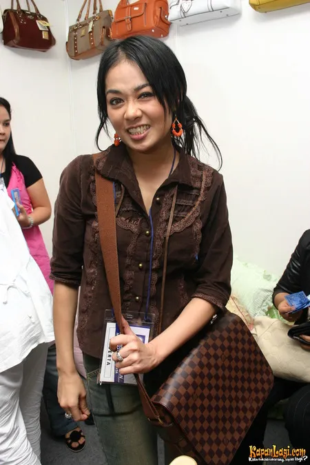 Foto Melly Zamri