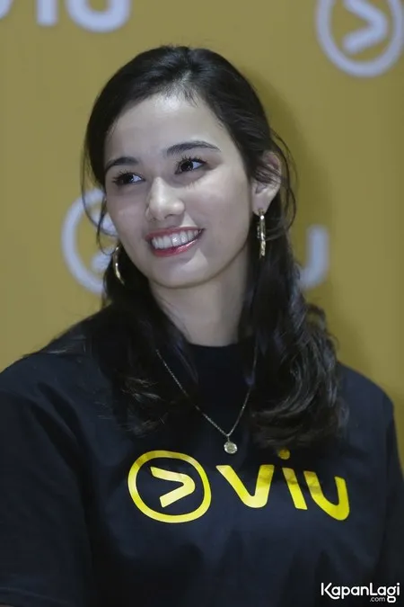 Foto Mentari De Meralle