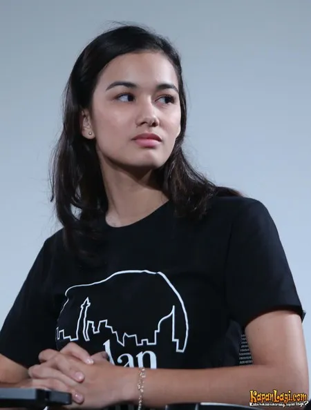 Foto Mentari De Merelle