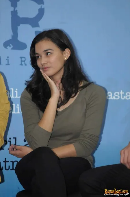 Foto Mentari De Merelle