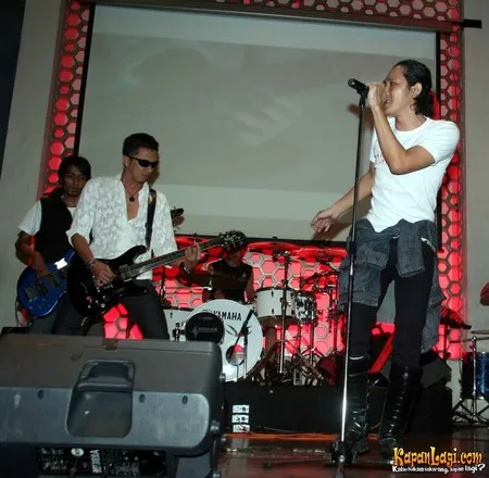 Foto Merah Delima Band