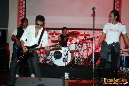 Foto Merah Delima Band