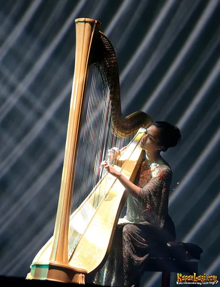 Foto Mesty Ariotedjo