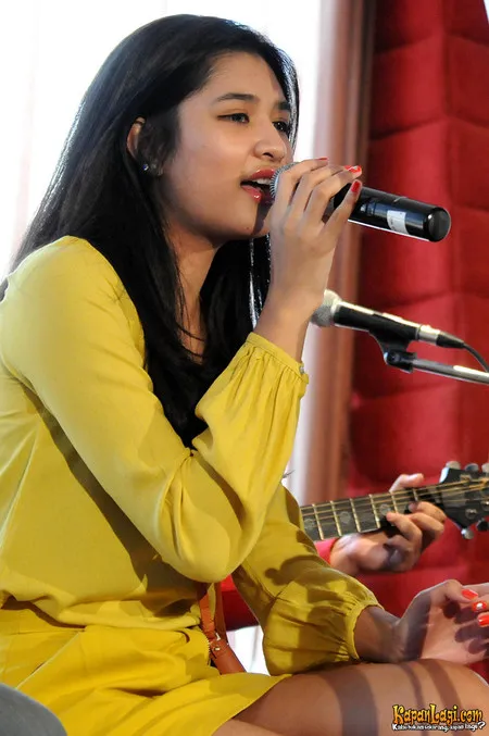 Foto Mikha Tambayong