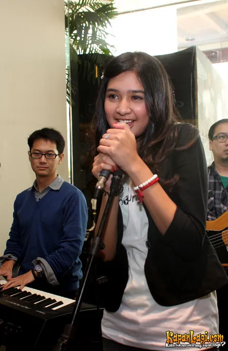 Foto Mikha Tambayong