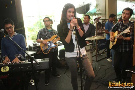 Foto Mikha Tambayong