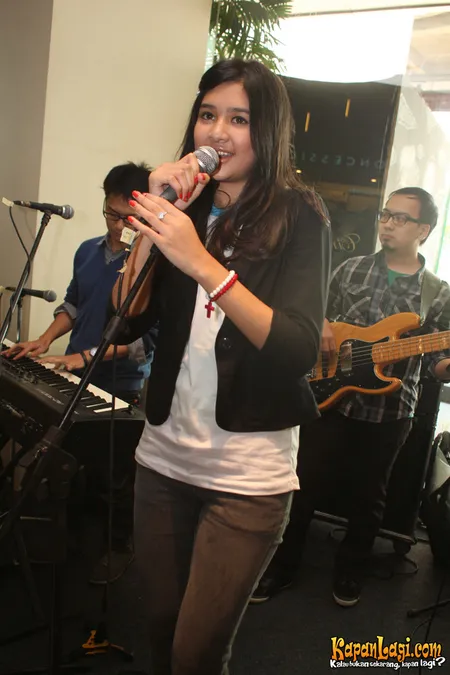Foto Mikha Tambayong