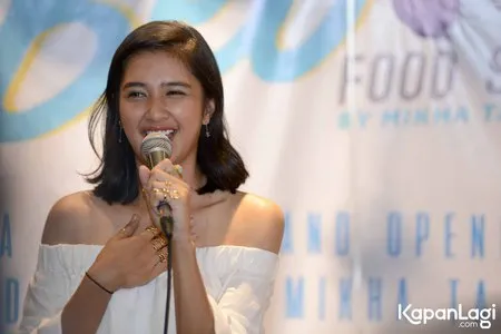 Foto Mikha Tambayong