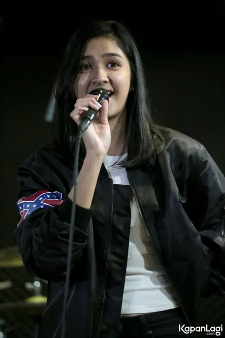 Foto Mikha Tambayong