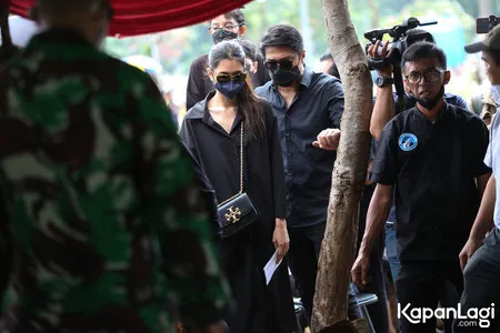 Foto Mikha Tambayong