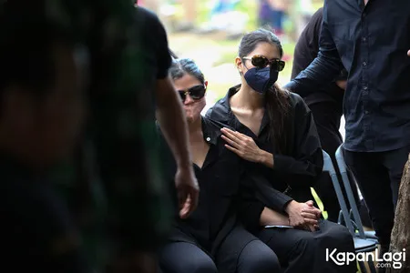 Foto Mikha Tambayong