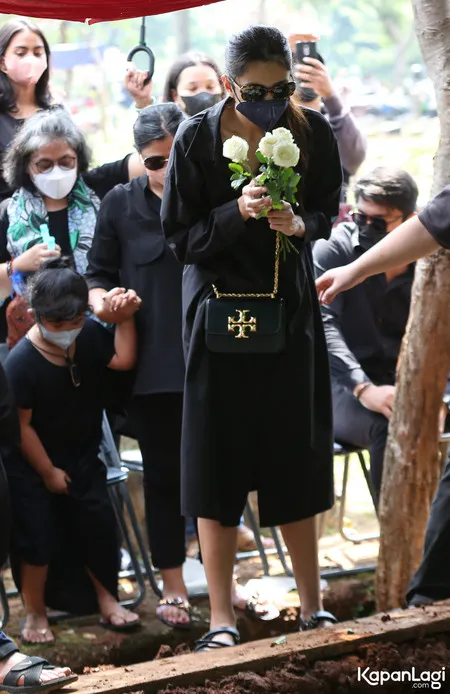 Foto Mikha Tambayong