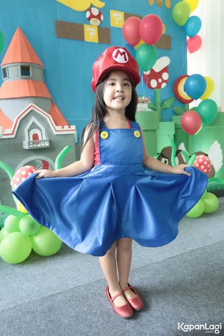 Foto Mikhayla Bakrie