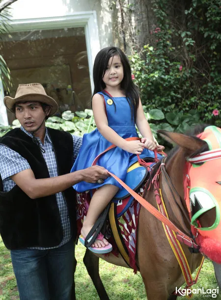 Foto Mikhayla Bakrie