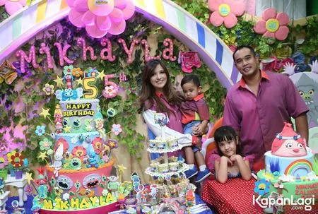 Foto Mikhayla Bakrie