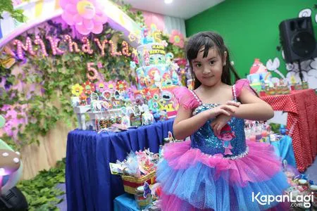 Foto Mikhayla Bakrie