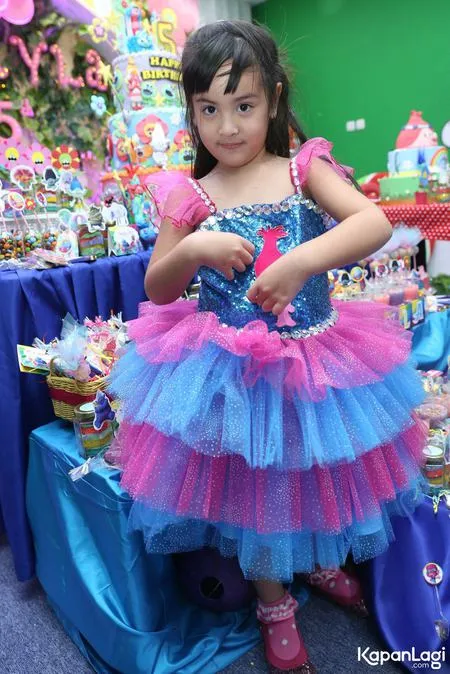 Foto Mikhayla Bakrie