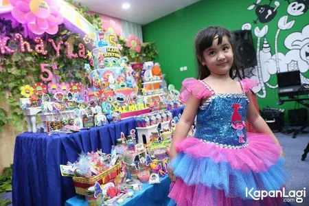 Foto Mikhayla Bakrie