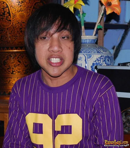 Foto Momon Bibir