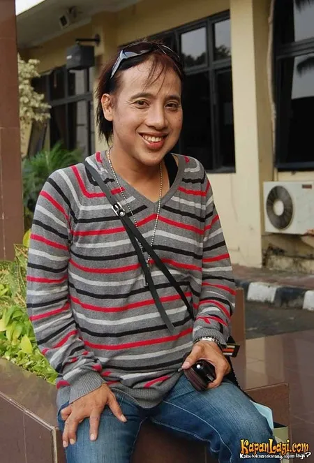 Foto Momon Bibir