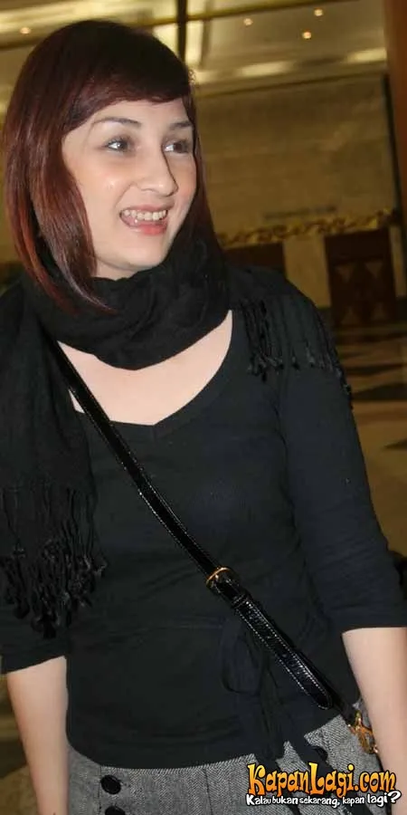 Foto Mona Ratuliu