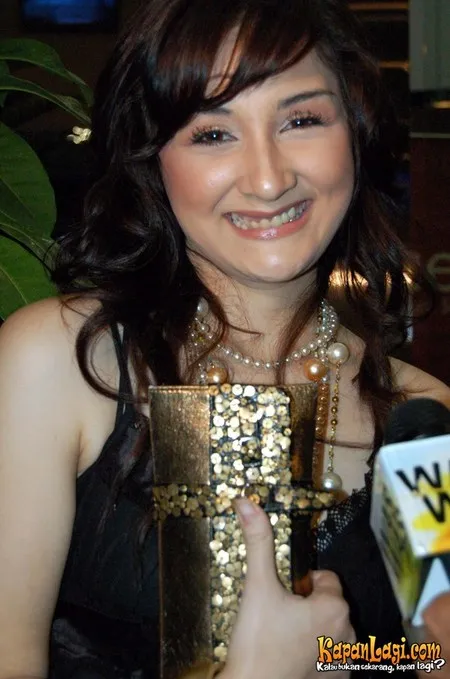 Foto Mona Ratuliu