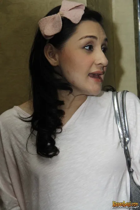 Foto Mona Ratuliu