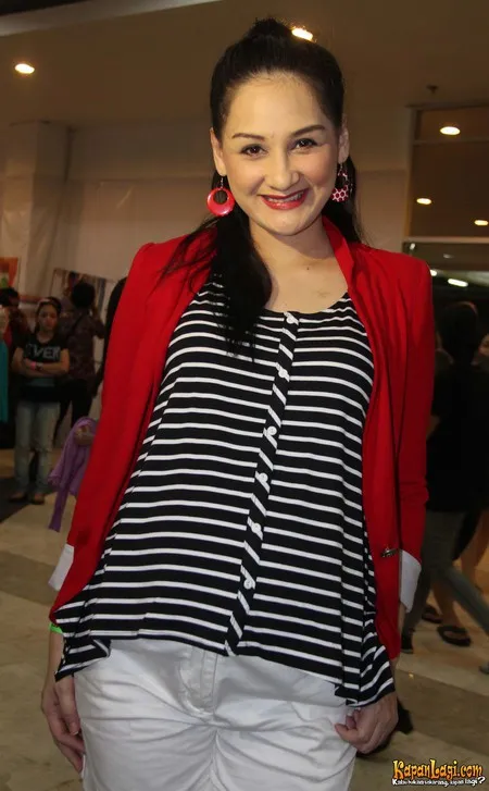 Foto Mona Ratuliu